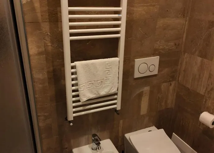 Konukevi Jadore Monic