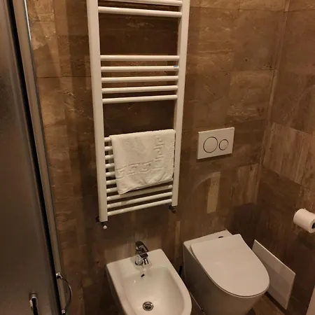 招待所 Jadore Monic